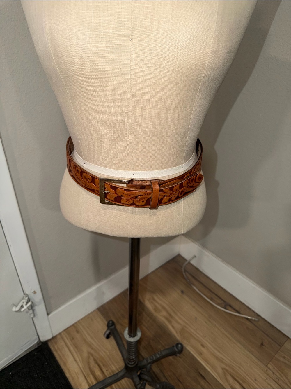 Tooled New Loretta Lynn Leather Floral Belt - Warm Brown sz32